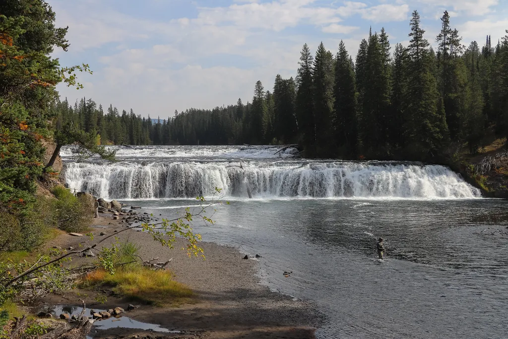 Cave Falls Picnic Area