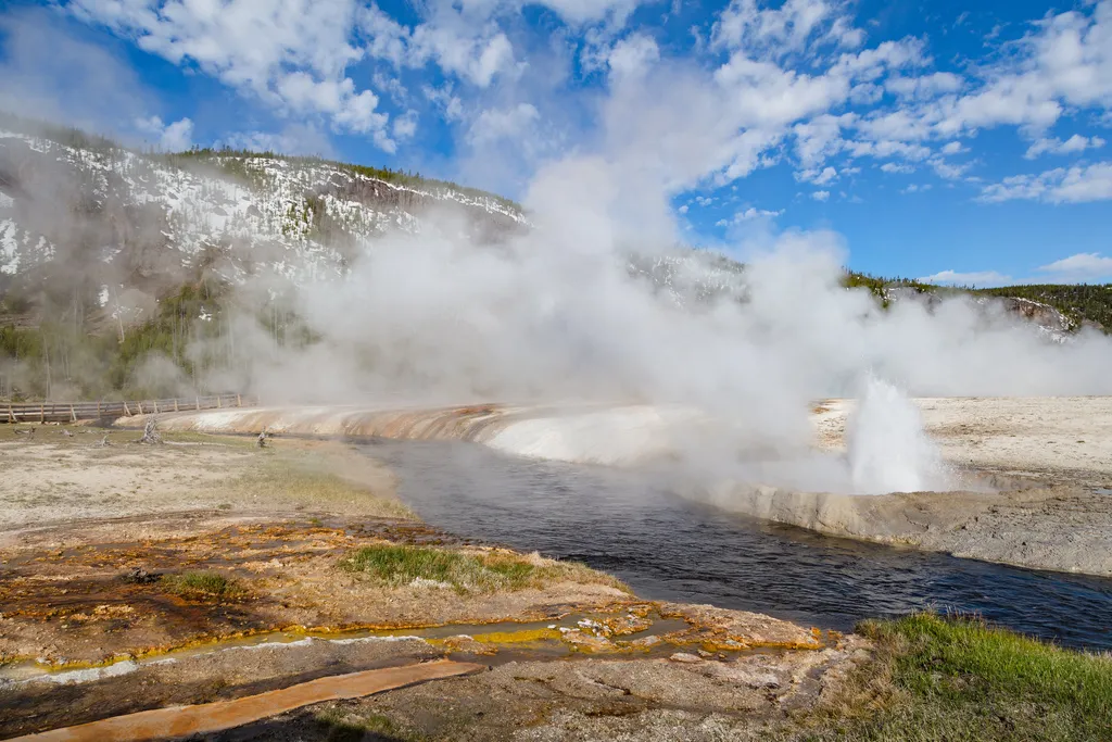 Cliff Geyser